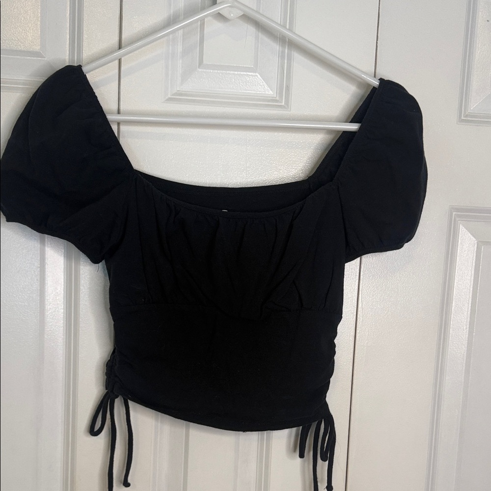 Hollister Black Puff Sleeve Crop Top
